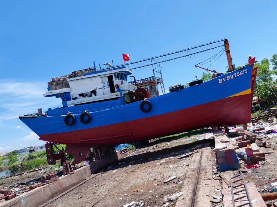 “Dấu hiệu tội phạm” trong vụ chìm 2 tàu cá khiến 9 người chết, mất tích ở sông Gianh- Ảnh 2. “Dấu hiệu tội phạm” trong vụ chìm 2 tàu cá khiến 9 người chết, mất tích ở sông Gianh- Ảnh 2.