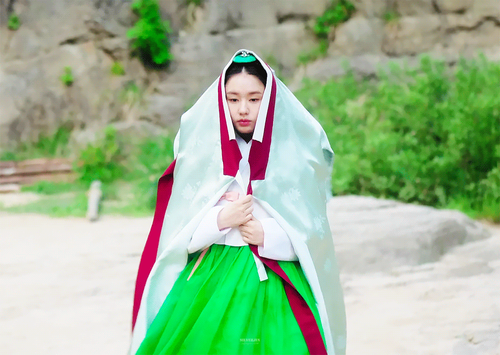 Mỹ nh&acirc;n đẹp chuẩn tiểu thư qu&yacute; tộc: Diễn hay từ phim n&agrave;y sang phim kh&aacute;c, đ&oacute;ng vai phụ cũng lấn &aacute;t cả nữ ch&iacute;nh- Ảnh 13.