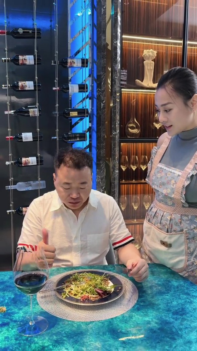 Phương Oanh không chịu an phận sau khi lấy Shark Bình- Ảnh 8. Phương Oanh không chịu an phận sau khi lấy Shark Bình- Ảnh 8.