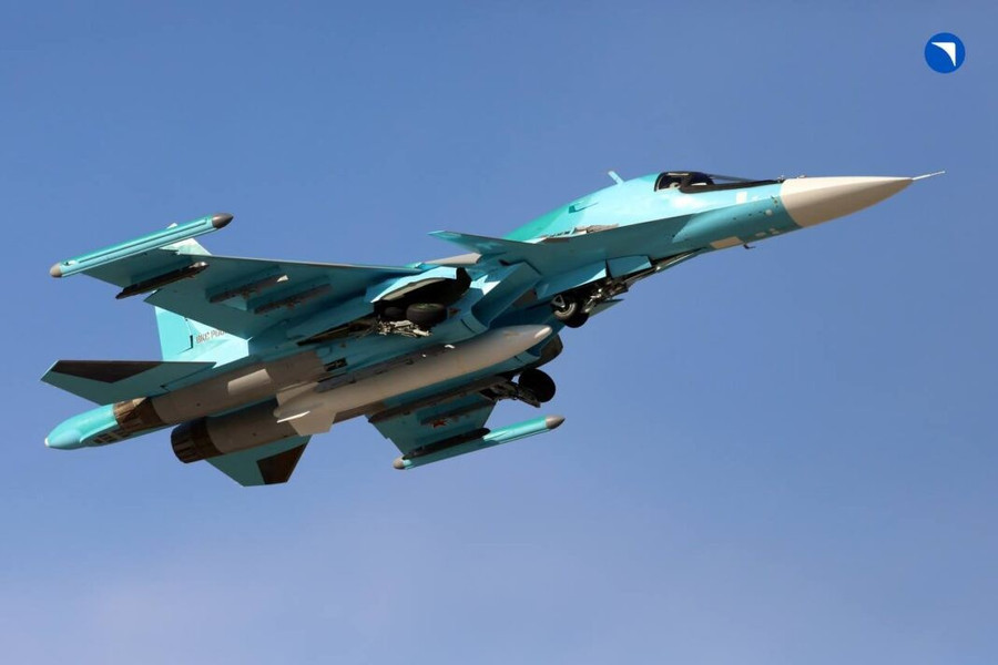 'L&agrave;n s&oacute;ng' m&aacute;y bay n&eacute;m bom Su-34 mới gia nhập phi đội tấn c&ocirc;ng- Ảnh 2.