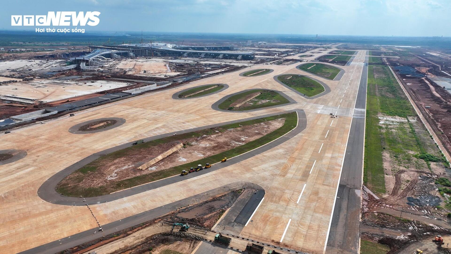 Công nhân thi công ngày đêm, nhiều hạng mục sân bay Long Thành vượt tiến độ- Ảnh 6.