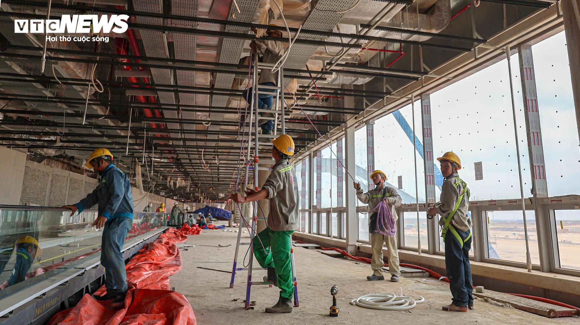 Công nhân thi công ngày đêm, nhiều hạng mục sân bay Long Thành vượt tiến độ- Ảnh 14.