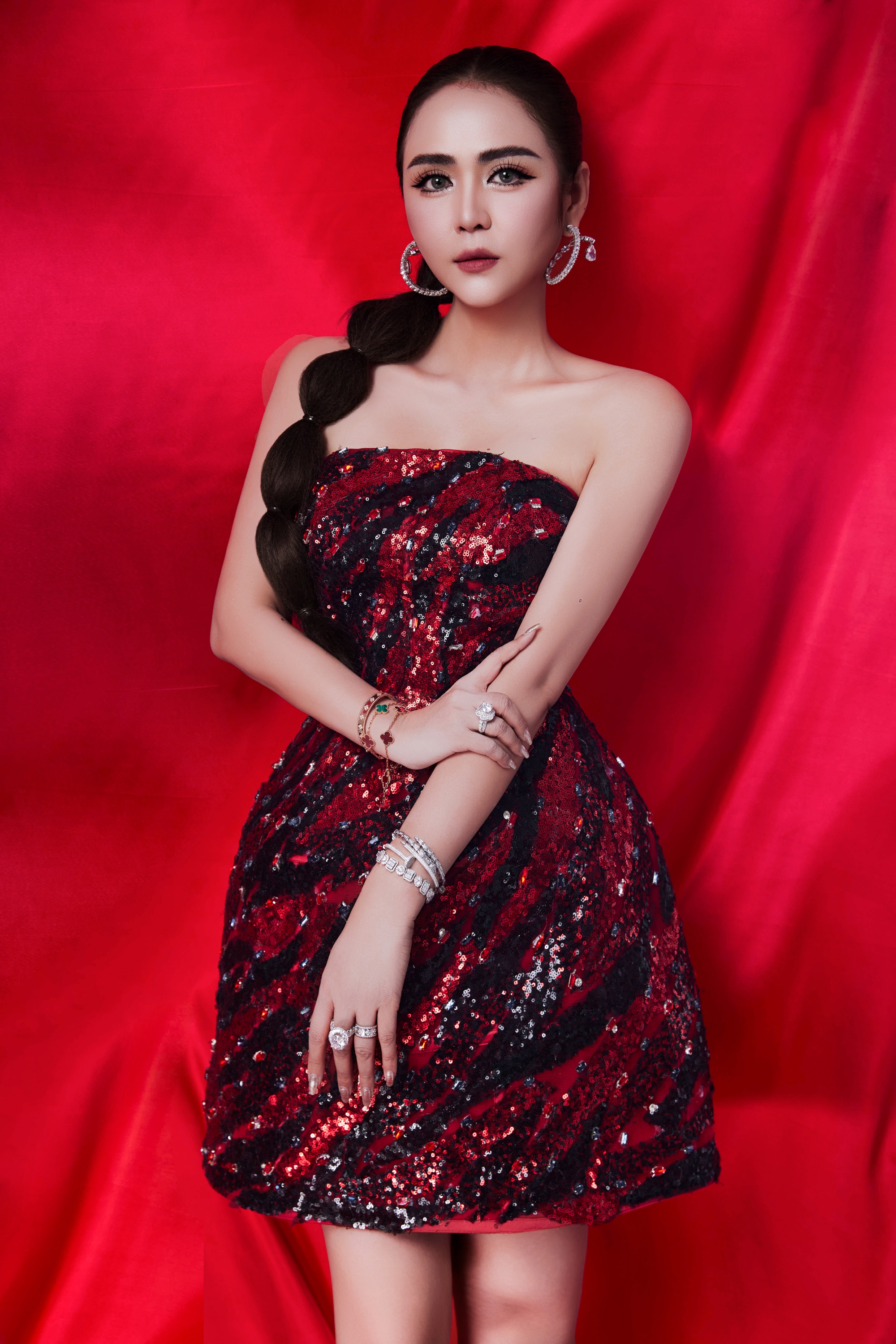 Lý do Thanh Hương Bùi diễn show Shanghai Fashion Week SS26 vào ngày 13/10- Ảnh 1.