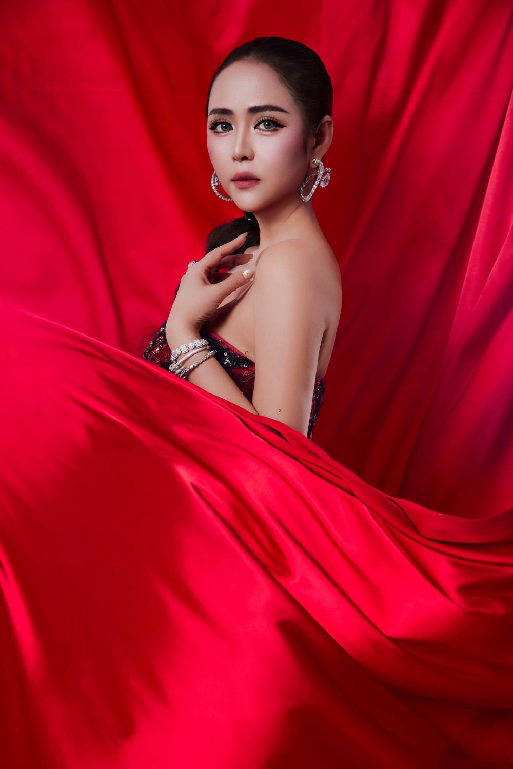 Lý do Thanh Hương Bùi diễn show Shanghai Fashion Week SS26 vào ngày 13/10- Ảnh 2.