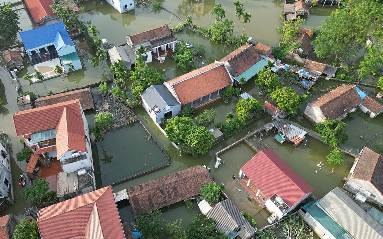 Hiện trường thương tâm vụ cháy khiến cả nhà 5 người tử vong tại Hà Nội- Ảnh 5. Lũ vẫn trên mức báo động 3, Hà Nội và 3 tỉnh bị ngập lụt đến bao giờ?