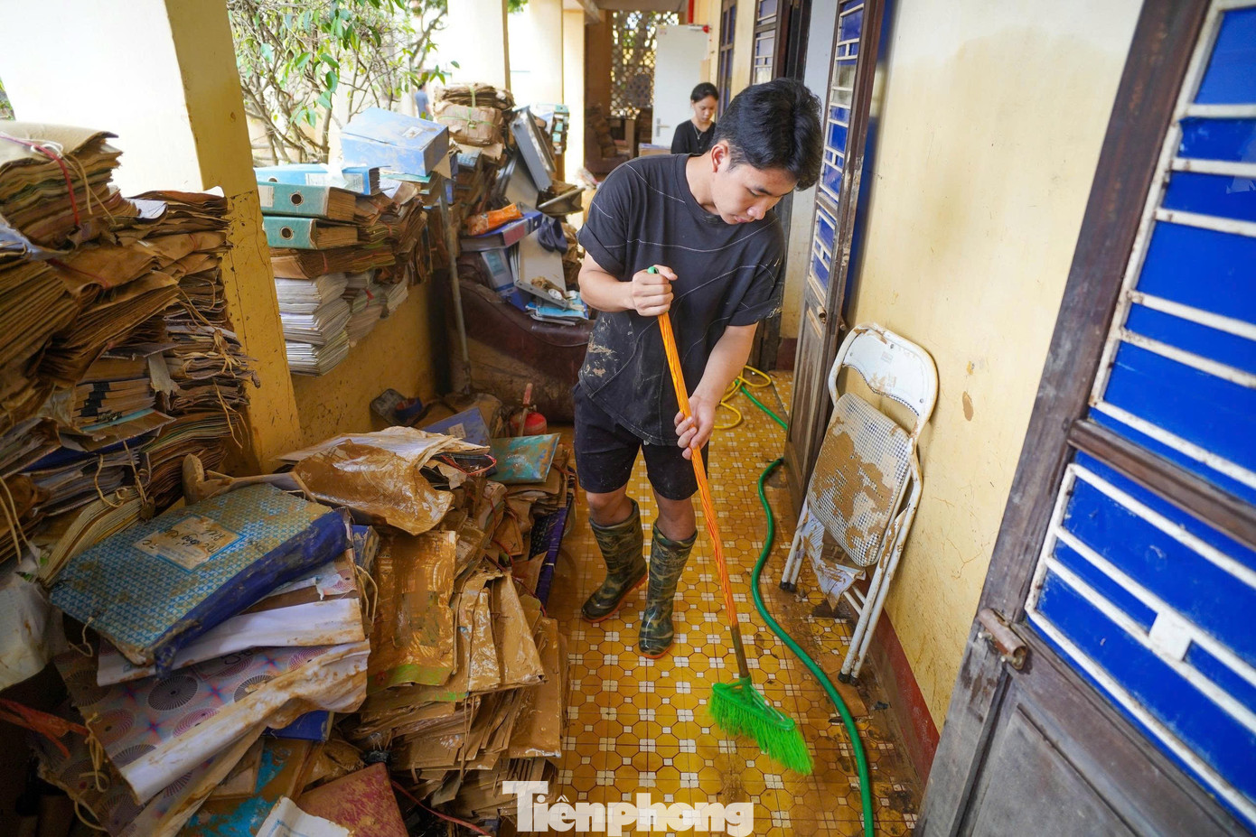 Thái Nguyên: Đại học Sư phạm tan hoang sau lũ, học bạ, con dấu trôi khắp nơi- Ảnh 9.