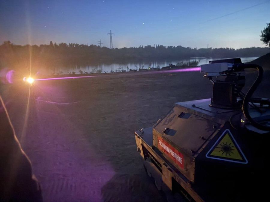 Vũ kh&iacute; laser Ignis đốt ch&aacute;y m&igrave;n chống tăng từ khoảng c&aacute;ch tới 200m- Ảnh 2.