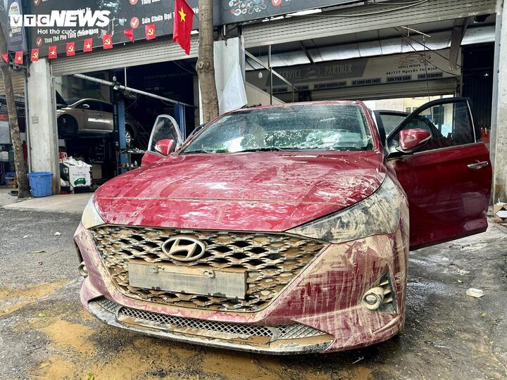 Giám đốc gara ô tô chia sẻ cách xử lý xe bị ngập nước- Ảnh 1.