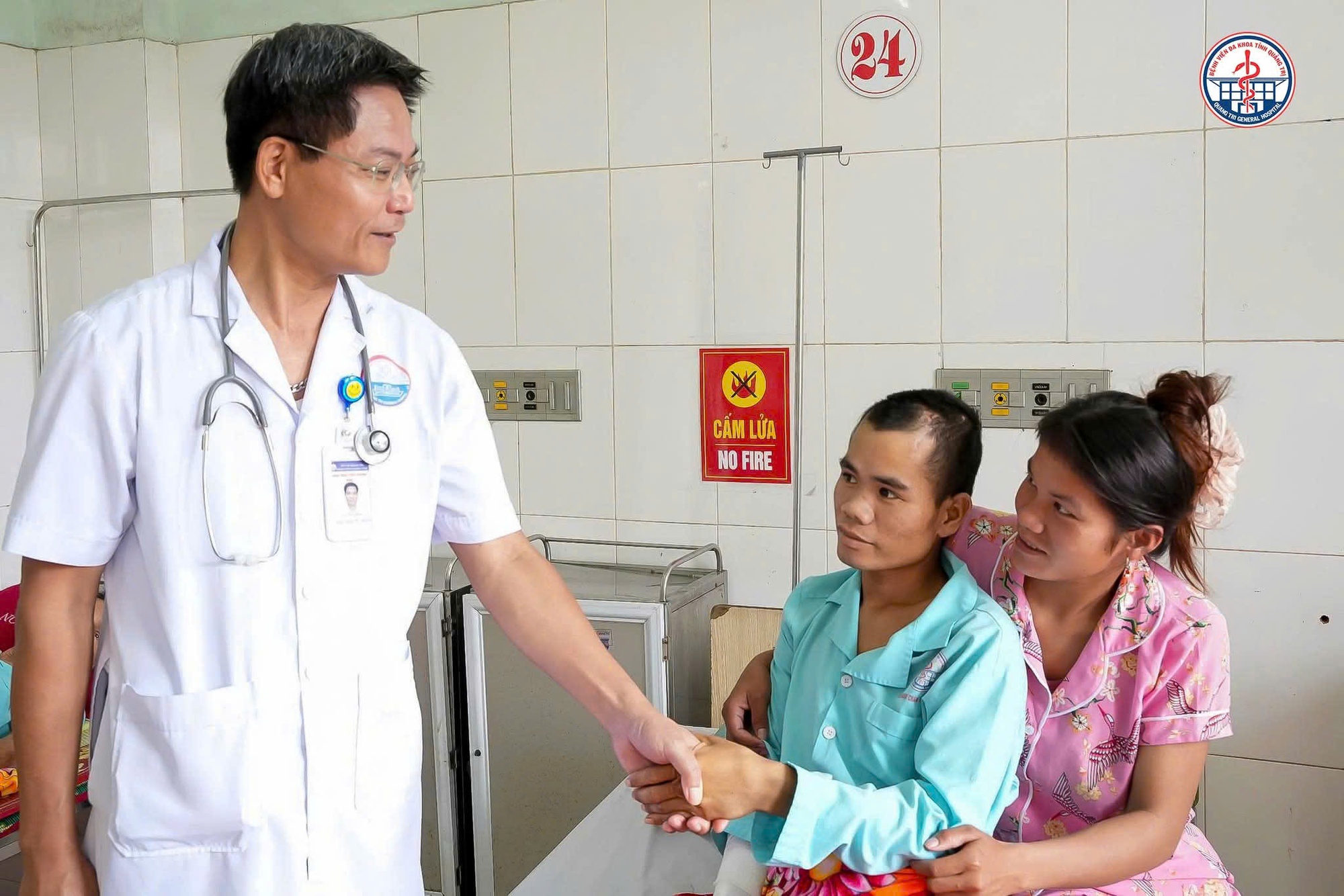 Nạn nhân cuối cùng vụ xe tải lao vào chợ xuất viện: Hé lộ hành trình cứu sống ngoạn mục- Ảnh 1. Nạn nhân cuối cùng vụ xe tải lao vào chợ xuất viện: Hé lộ hành trình cứu sống ngoạn mục- Ảnh 1.