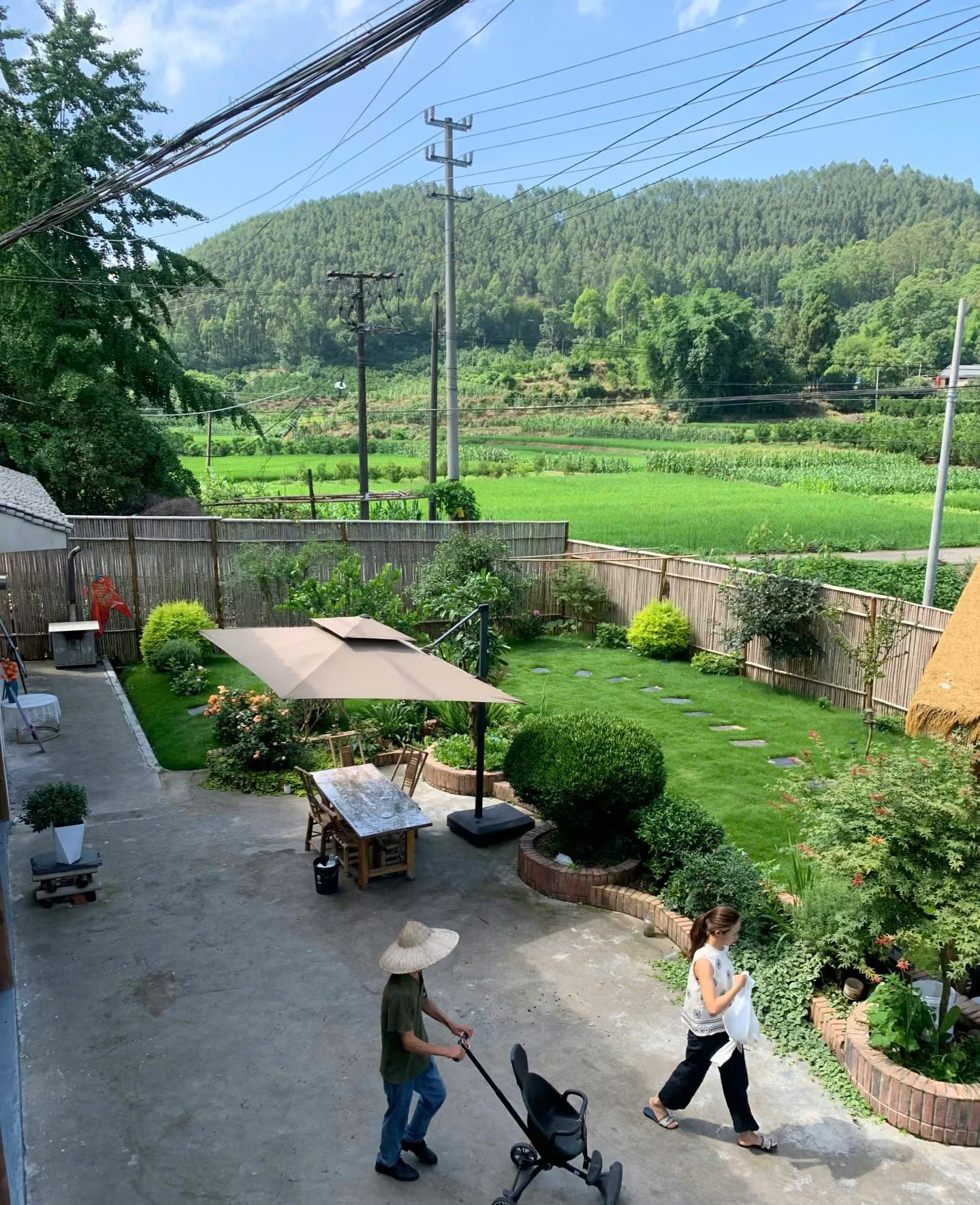 Cô giúp việc nghỉ hưu sớm, mang 2 tỷ rủ “ông hàng xóm” xây nhà dưỡng già: Tuổi này mới biết sung sướng là gì- Ảnh 4.