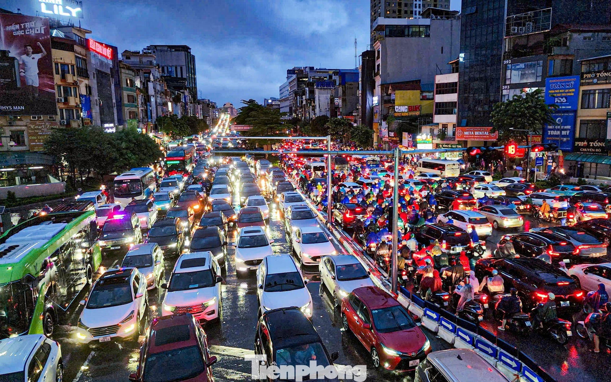 V&igrave; sao H&agrave; Nội bị 'nhấn ch&igrave;m' sau trận mưa lớn?- Ảnh 2.