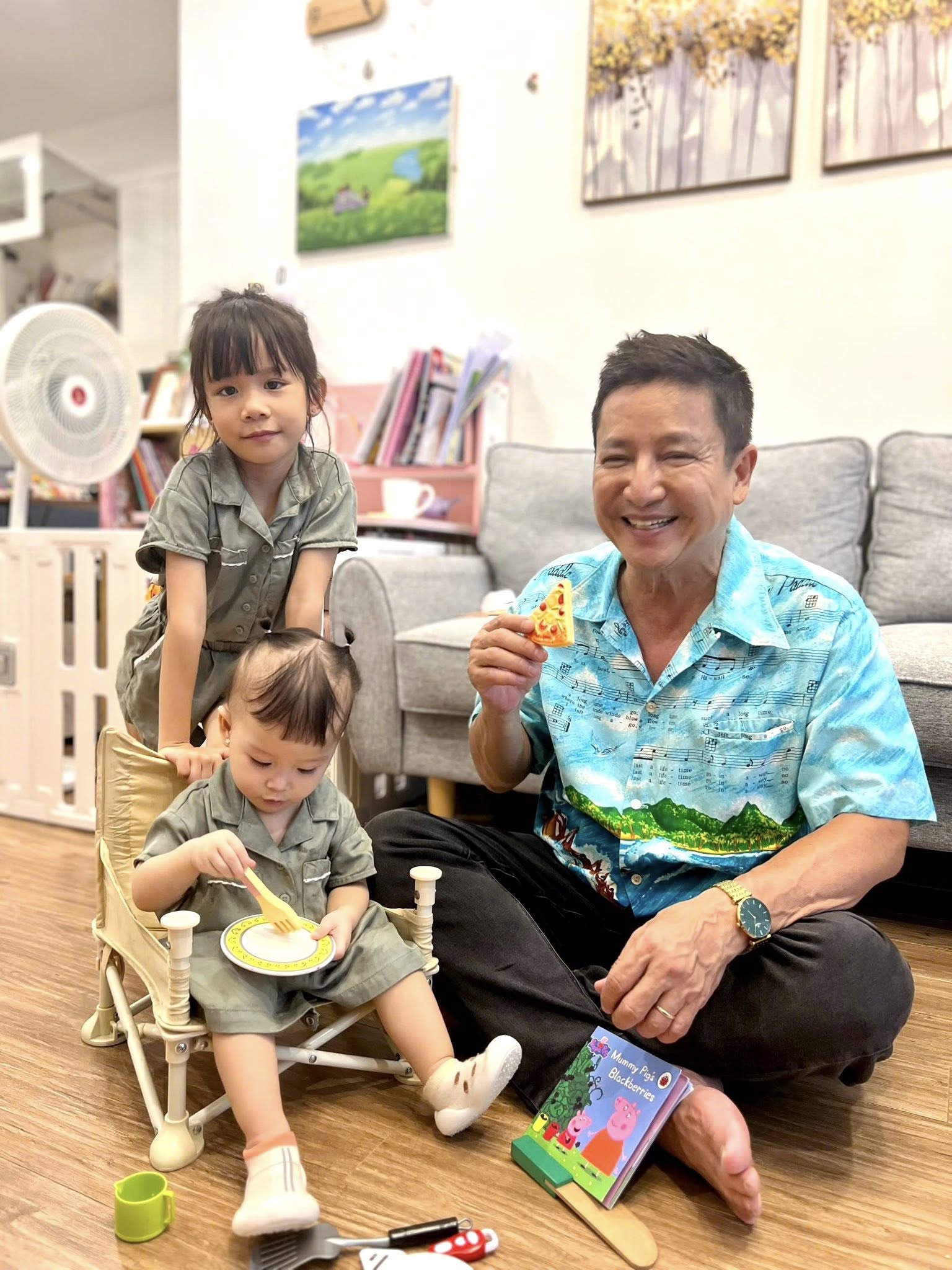 Cuộc sống viên mãn bên bạn gái kém 18 tuổi của nguyên lãnh đạo Nhà hát Tuổi Trẻ- Ảnh 2.