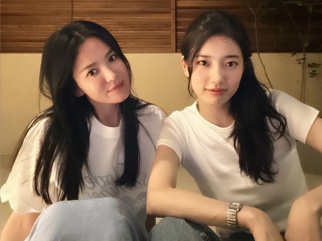Song Hye Kyo hạnh phúc trong “mối quan hệ tay ba”- Ảnh 2.