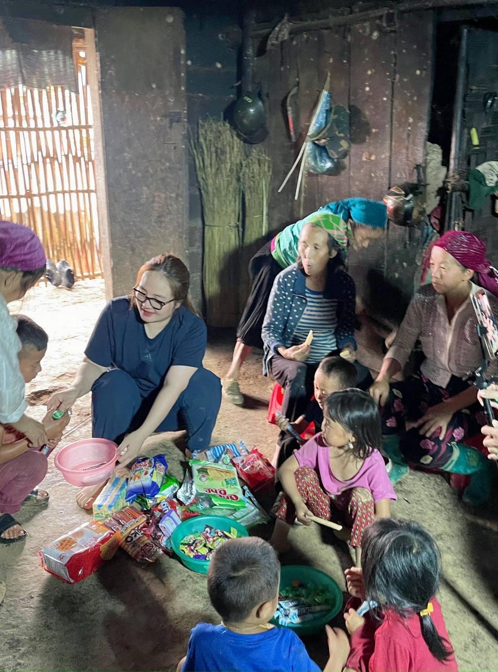 Hiện tượng "thần tượng livestream"  - Ảnh 4.