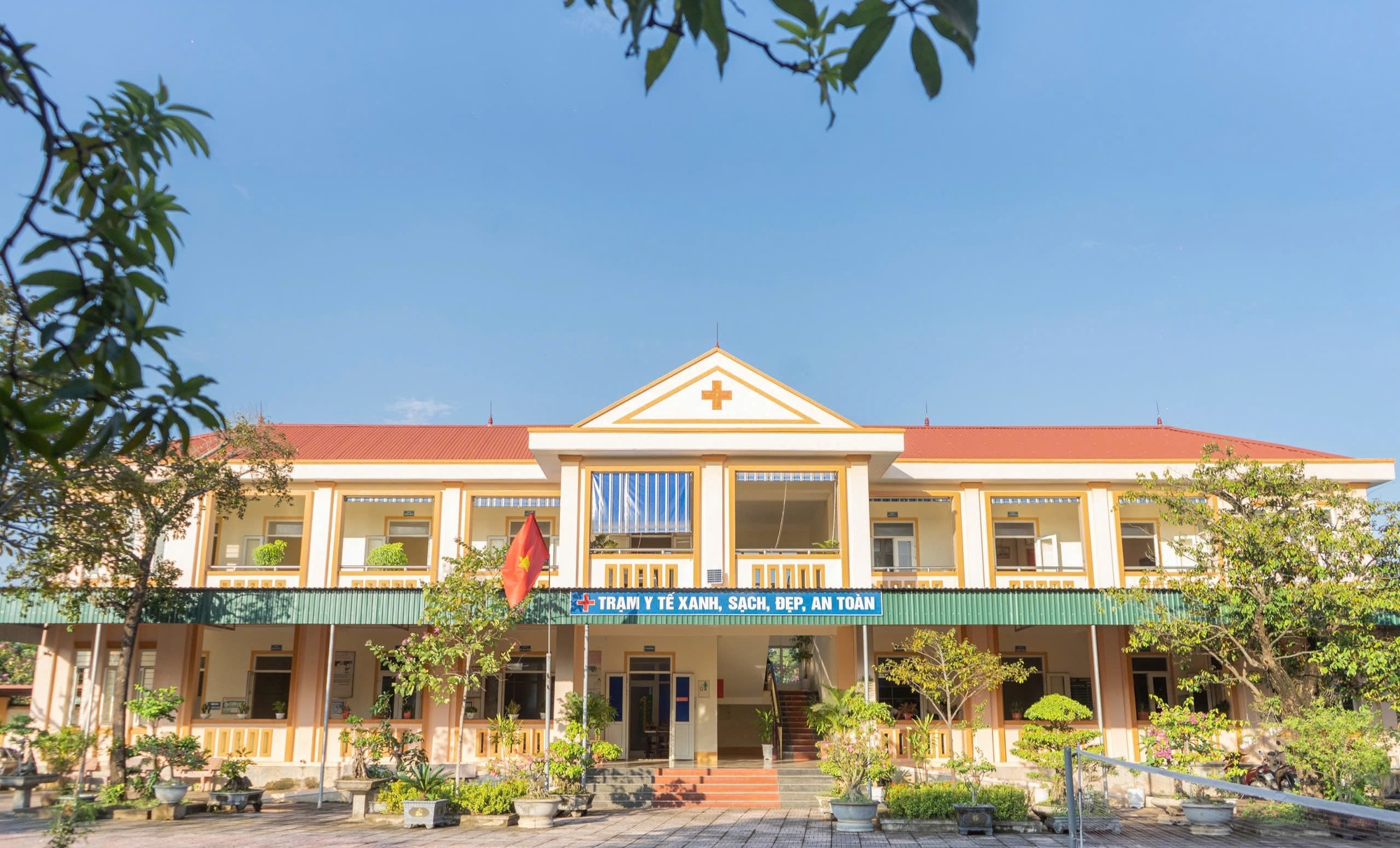 Có gì bên trong Trạm y tế xã “xanh – sạch – đẹp” nhất cả nước được Bộ Y tế công nhận?- Ảnh 1. Có gì bên trong Trạm y tế xã “xanh – sạch – đẹp” nhất cả nước được Bộ Y tế công nhận?- Ảnh 1.