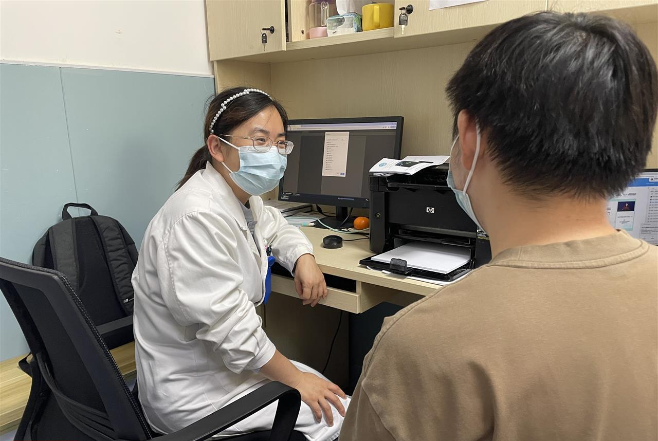 Uống nước trái cây mỗi ngày liên tục trong 1 năm, người đàn ông nhận kết quả bất ngờ- Ảnh 1.