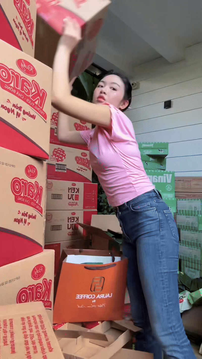 Điều lạ trong biệt thự của một Phó chủ tịch, ái nữ 