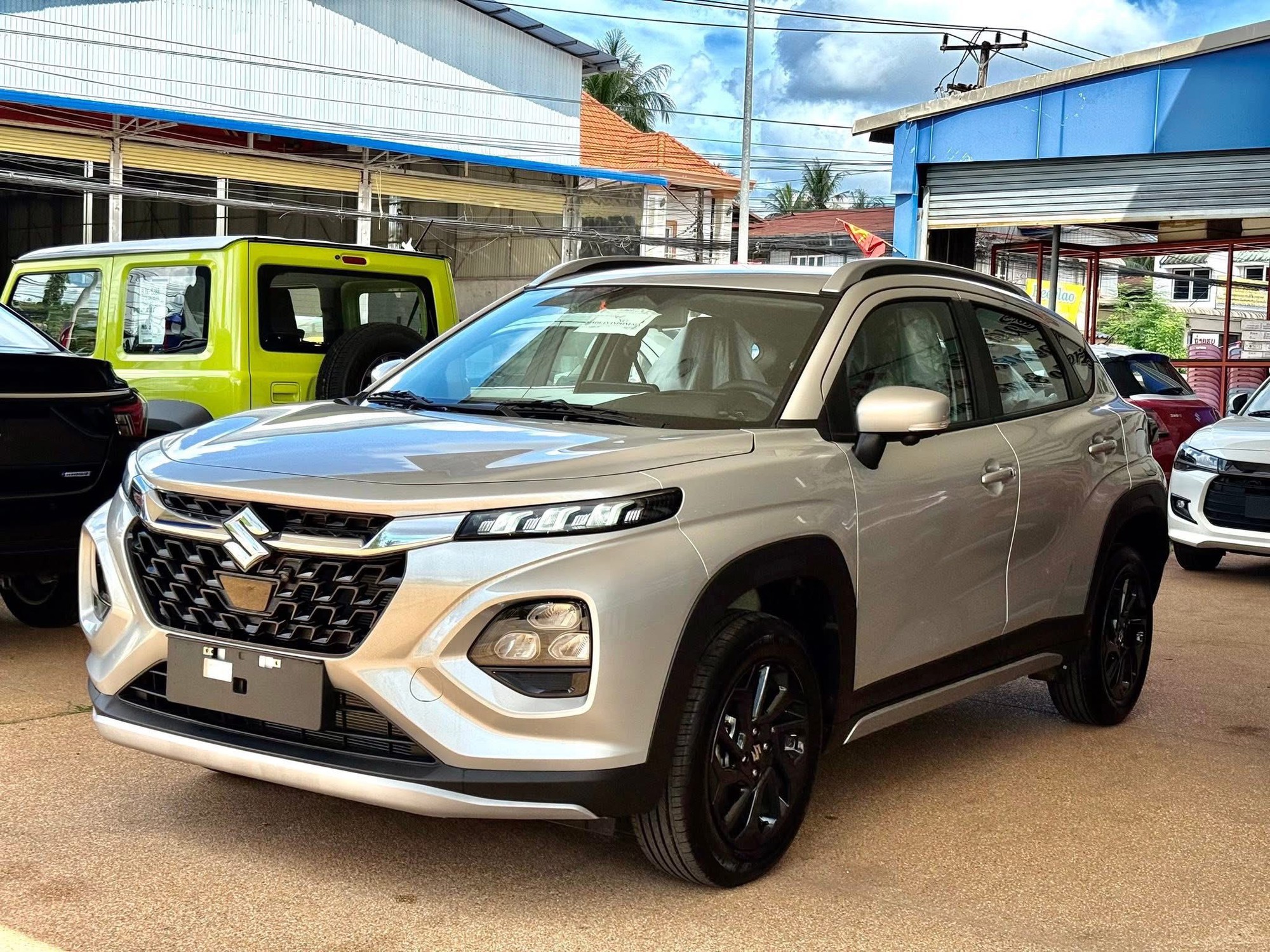 Honda CR-V vừa làm ‘vua hybrid’ tại Việt Nam 1 tháng đã bị Toyota Corolla Cross soán ngôi, cộng dồn từ đầu năm còn đứng sau 2 mẫu khác- Ảnh 4. Honda CR-V vừa làm ‘vua hybrid’ tại Việt Nam 1 tháng đã bị Toyota Corolla Cross soán ngôi, cộng dồn từ đầu năm còn đứng sau 2 mẫu khác- Ảnh 4.