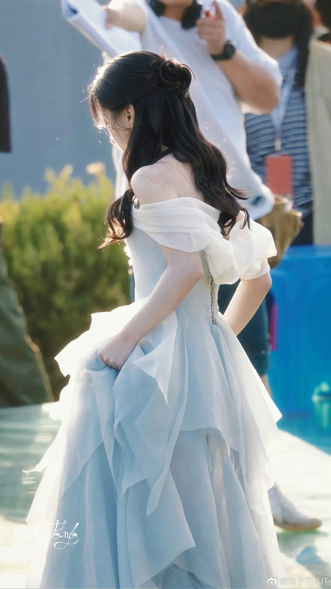 Nghĩ nát óc cũng không biết tả mỹ nhân này đẹp thế nào: Xinh hết phần người khác, visual sáng lóa mắt là có thật- Ảnh 13.