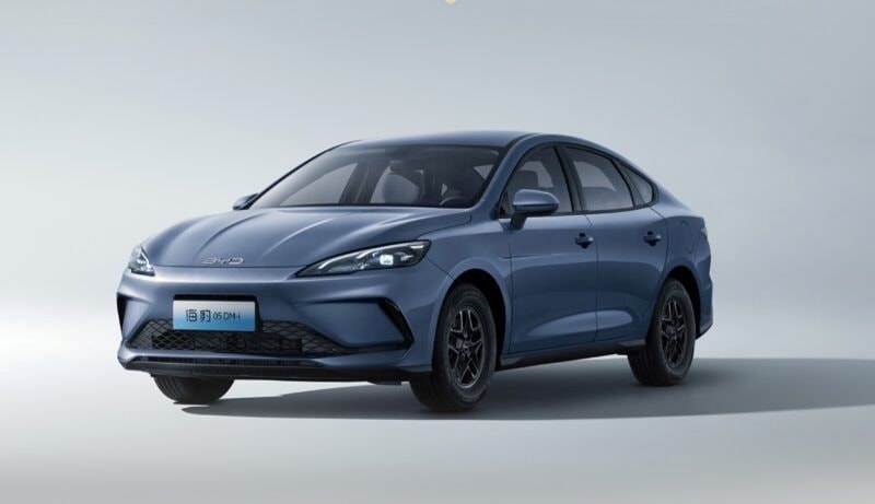 Sát ngày về Việt Nam, một mẫu sedan hybrid có bản nâng cấp tại Trung Quốc: chạy từ Hà Nội đến Cà Mau không cần tiếp nhiên liệu, giá tương đương 300 triệu đồng- Ảnh 3.