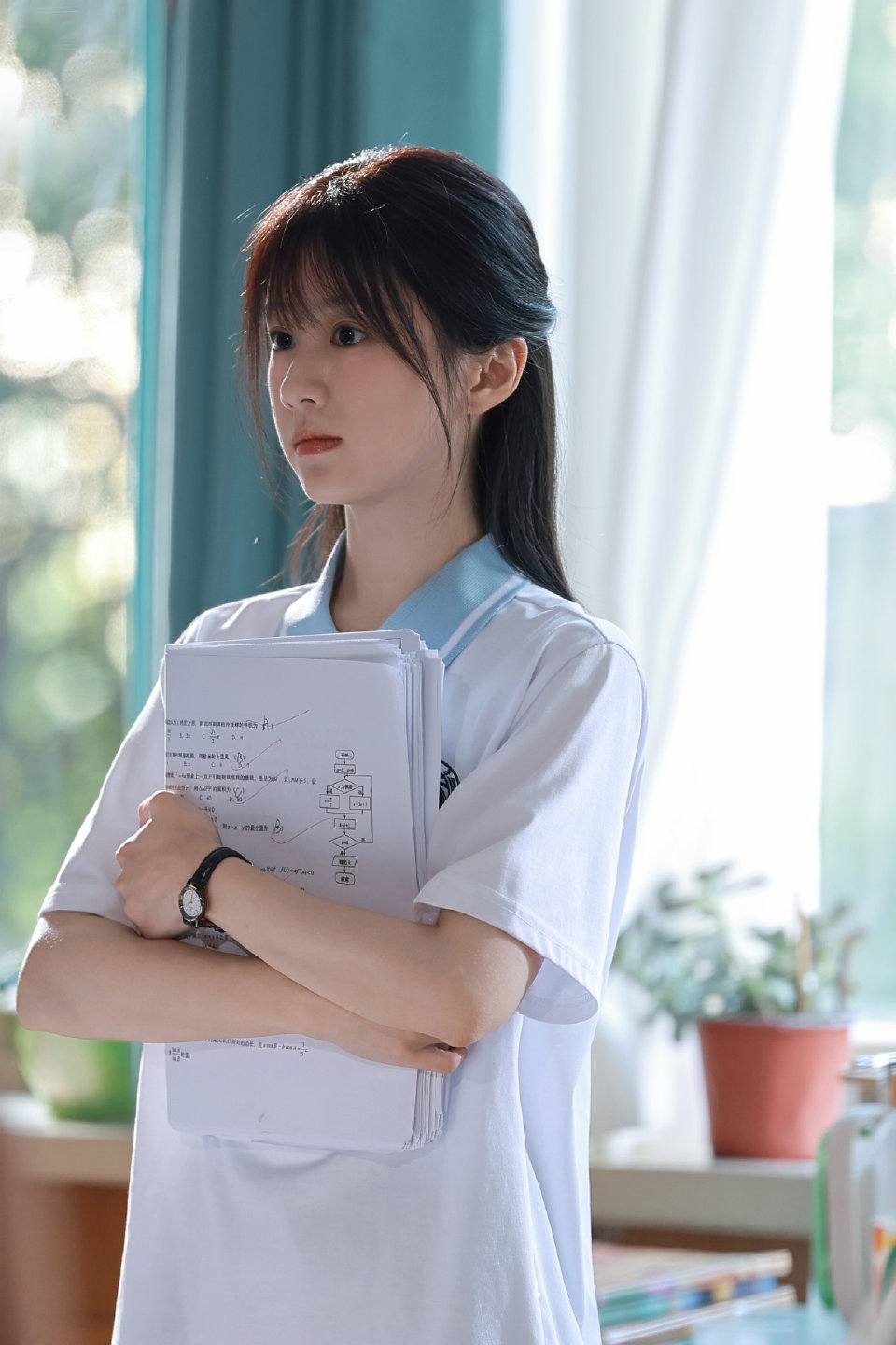 Nghĩ nát óc cũng không biết tả mỹ nhân này đẹp thế nào: Xinh hết phần người khác, visual sáng lóa mắt là có thật- Ảnh 9.