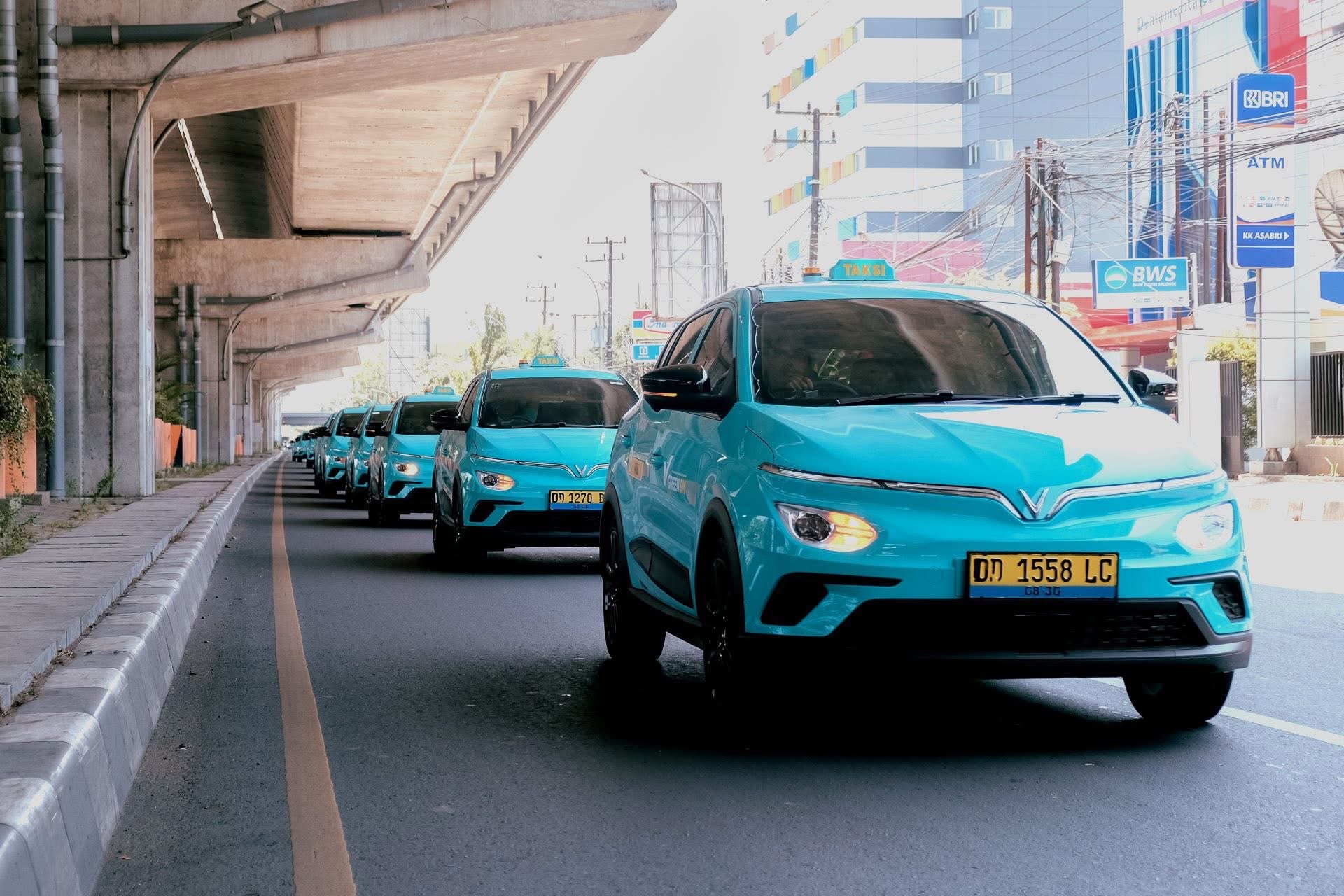 Một tập đoàn nước ngoài nhượng quyền 2.000 taxi Xanh SM của tỉ phú Phạm Nhật Vượng- Ảnh 2. Một tập đoàn nước ngoài nhượng quyền 2.000 taxi Xanh SM của tỉ phú Phạm Nhật Vượng- Ảnh 2.