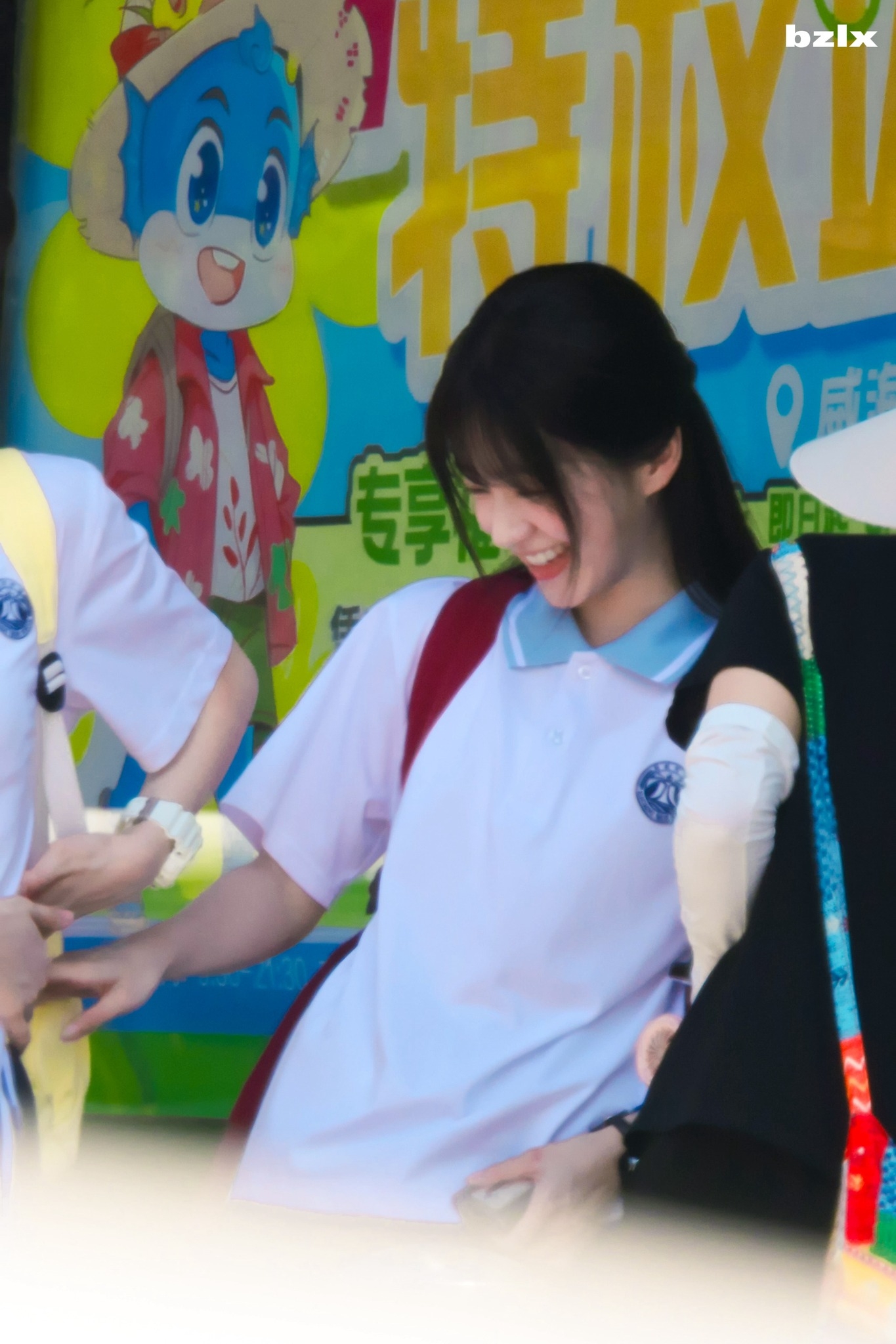 Nghĩ nát óc cũng không biết tả mỹ nhân này đẹp thế nào: Xinh hết phần người khác, visual sáng lóa mắt là có thật- Ảnh 6.