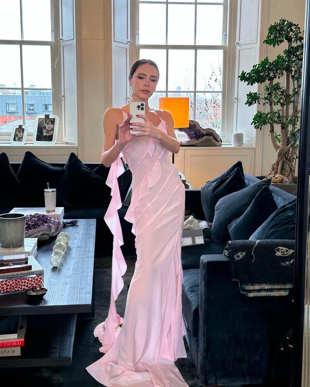 Vì sao Victoria Beckham chỉ ăn 2 món suốt 25 năm?- Ảnh 1. Vì sao Victoria Beckham chỉ ăn 2 món suốt 25 năm?- Ảnh 1.