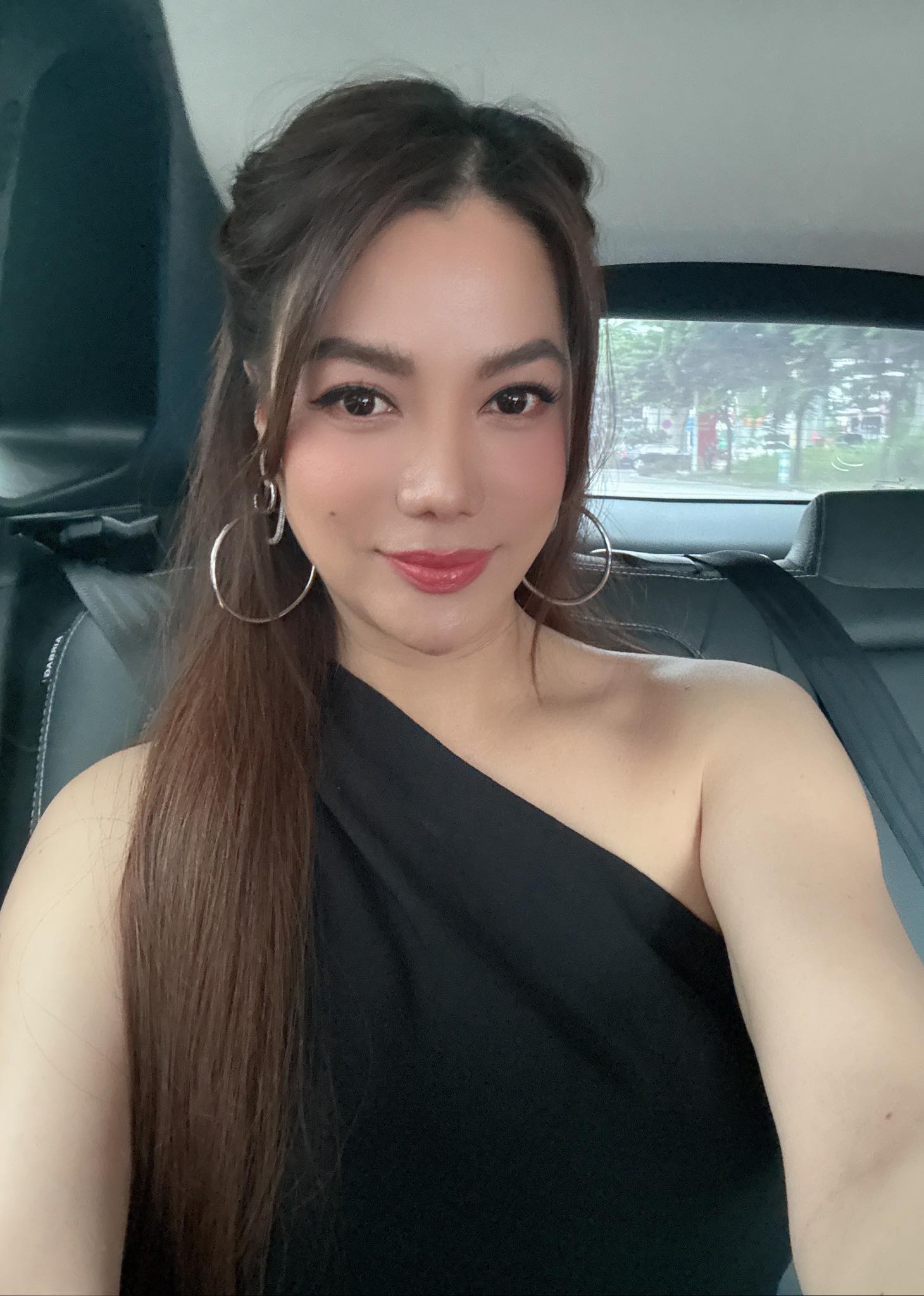 Nhan sắc nóng bỏng của nữ nghệ sĩ U50 hậu chia tay trai trẻ kém 14 tuổi- Ảnh 4.