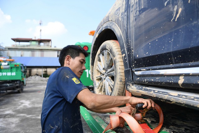 Gần 300 cuộc gọi chờ giải cứu: VETC miễn phí cứu hộ và kéo xe, kêu gọi cả nước chung tay vì Thái Nguyên - Ảnh 6.