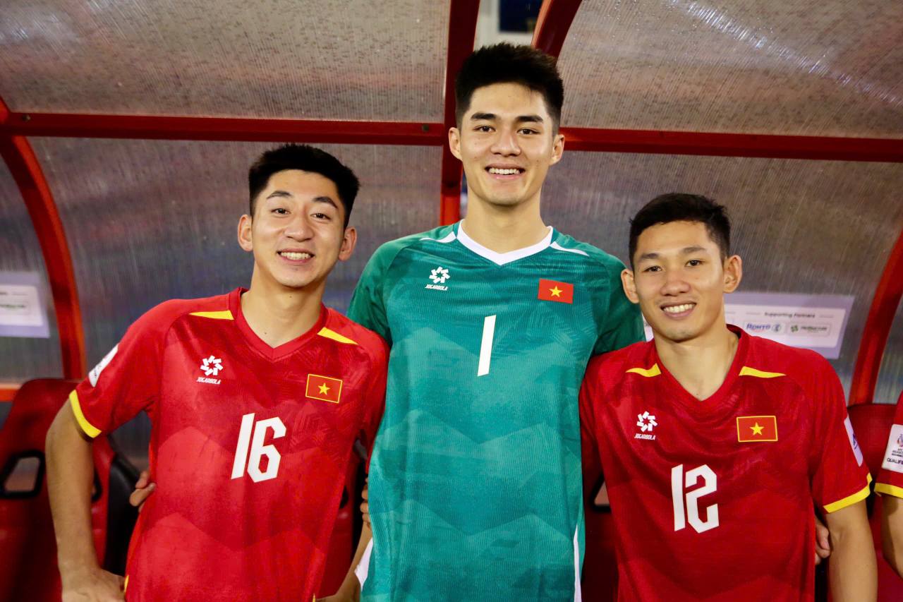 Đội hình Việt Nam vs Nepal: HLV Kim Sang-sik “xoay bài” mạnh mẽ?- Ảnh 2. Đội hình Việt Nam vs Nepal: HLV Kim Sang-sik “xoay bài” mạnh mẽ?- Ảnh 2.