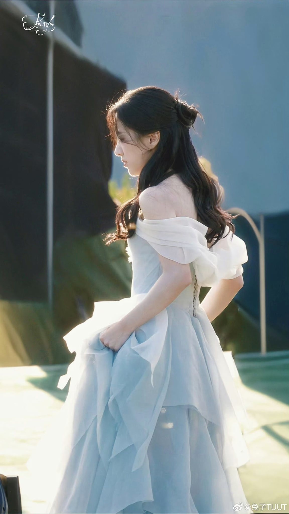 Nghĩ nát óc cũng không biết tả mỹ nhân này đẹp thế nào: Xinh hết phần người khác, visual sáng lóa mắt là có thật- Ảnh 12.