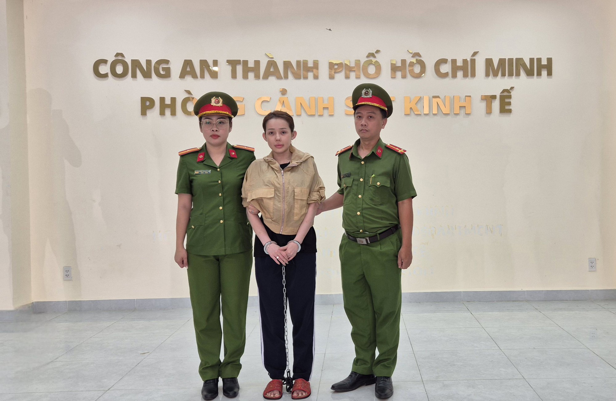 Công an TP HCM bắt Ngân 98- Ảnh 1.