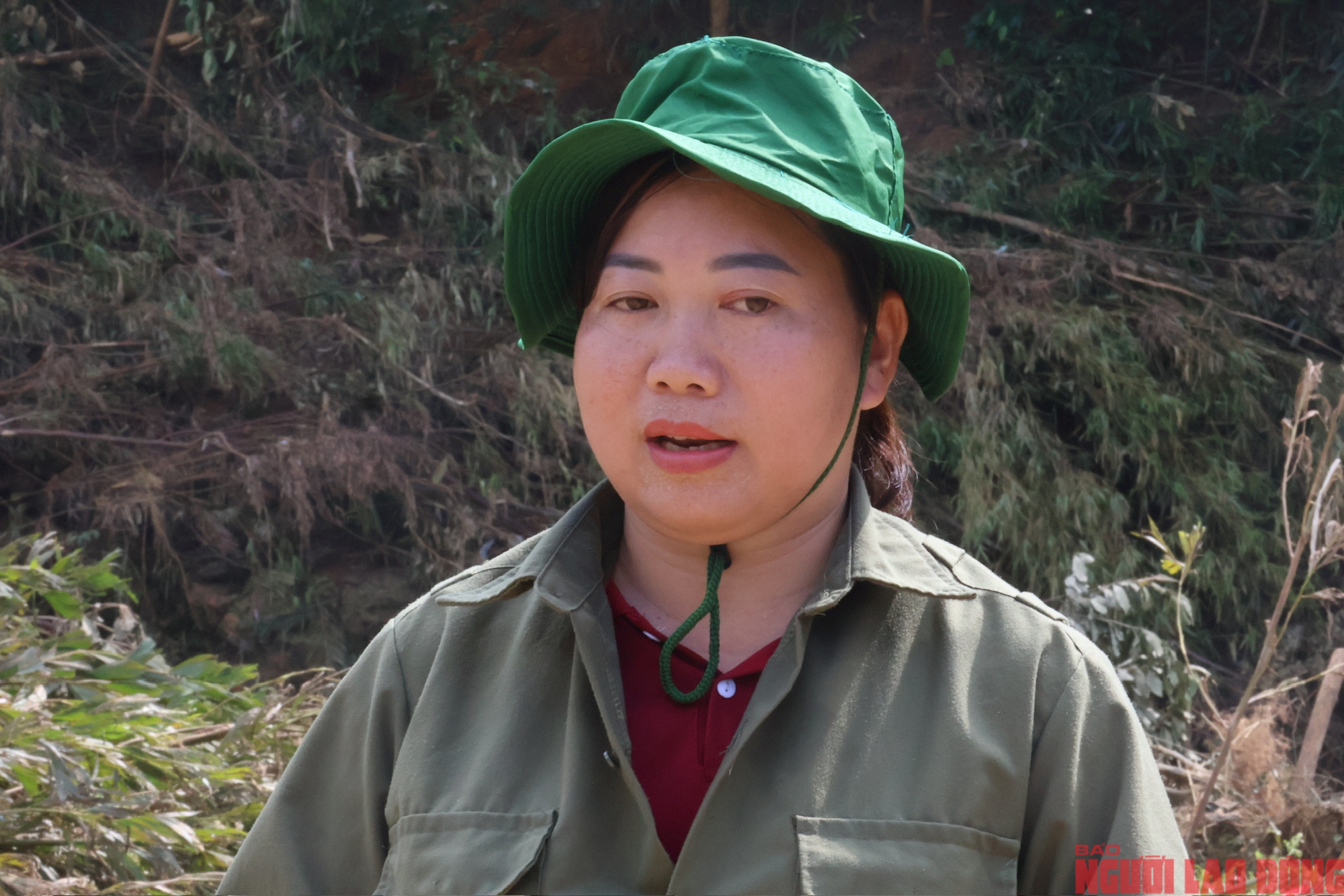VIDEO: Cô giáo khóc nghẹn, bất lực khi dòng lũ dữ "càn quét" trường mầm non- Ảnh 1. VIDEO: Cô giáo khóc nghẹn, bất lực khi dòng lũ dữ "càn quét" trường mầm non- Ảnh 1.