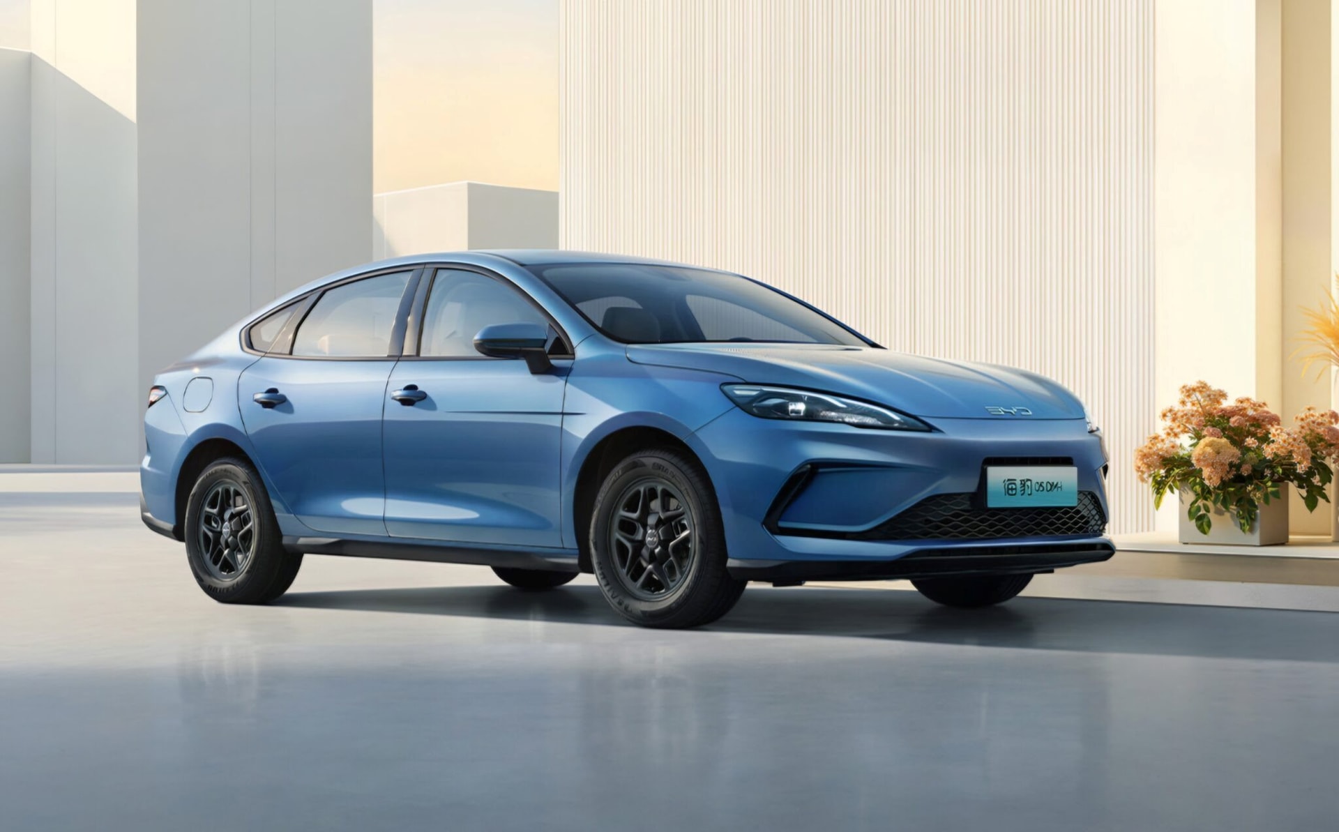 Sát ngày về Việt Nam, một mẫu sedan hybrid có bản nâng cấp tại Trung Quốc: chạy từ Hà Nội đến Cà Mau không cần tiếp nhiên liệu, giá tương đương 300 triệu đồng- Ảnh 1.