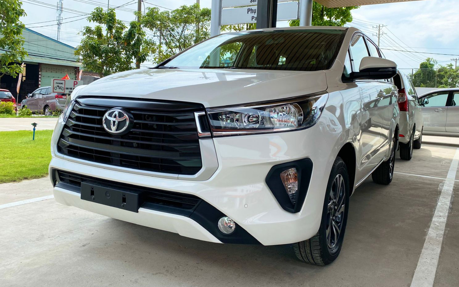 Nghịch lý nhóm xe bán ít nhất Việt Nam tháng 9: Mẫu ‘khai tử’ vẫn có giao dịch, mẫu còn niêm yết không chốt được đơn nào- Ảnh 4.