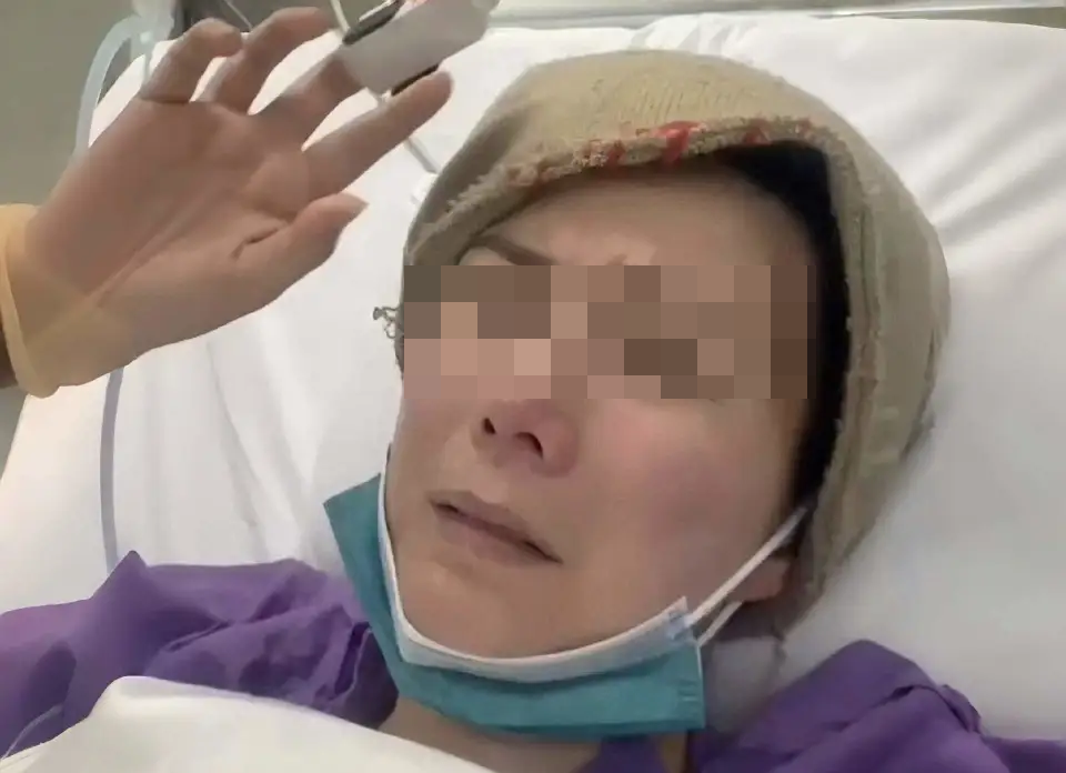 Nữ giáo viên 27 tuổi phát hiện ung thư vú giai đoạn 2 vì chủ quan "nghĩ mình còn trẻ"- Ảnh 1.