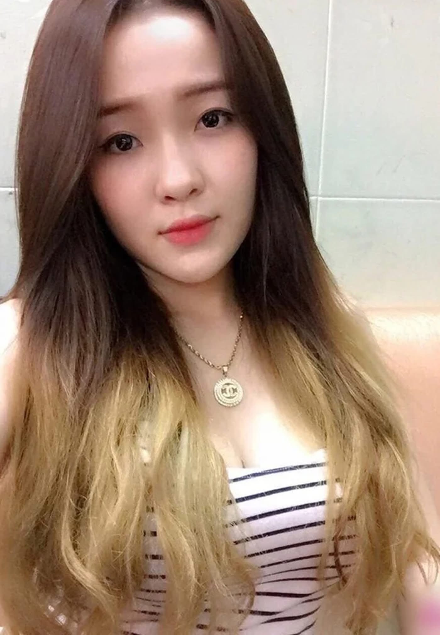 Không tin nổi đây là gương mặt Ngân 98 trước khi lao vào tần suất phẫu thuật thẩm mỹ dày đặc!- Ảnh 10. Không tin nổi đây là gương mặt Ngân 98 trước khi lao vào tần suất phẫu thuật thẩm mỹ dày đặc!- Ảnh 10.