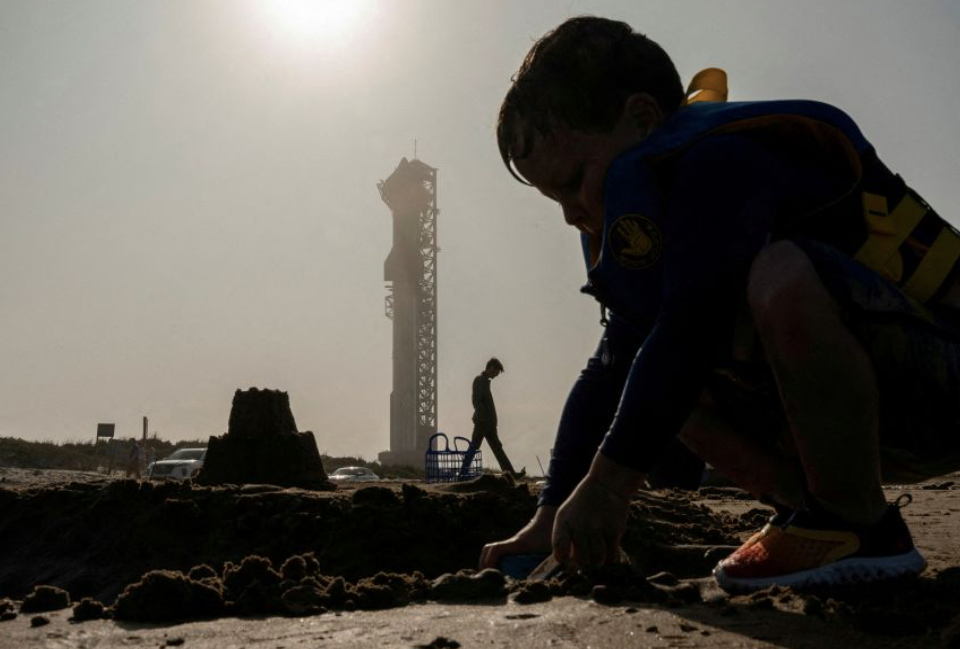 NASA nguy cơ sa lầy trong cuộc đua với Trung Quốc lên Mặt trăng- Ảnh 1.