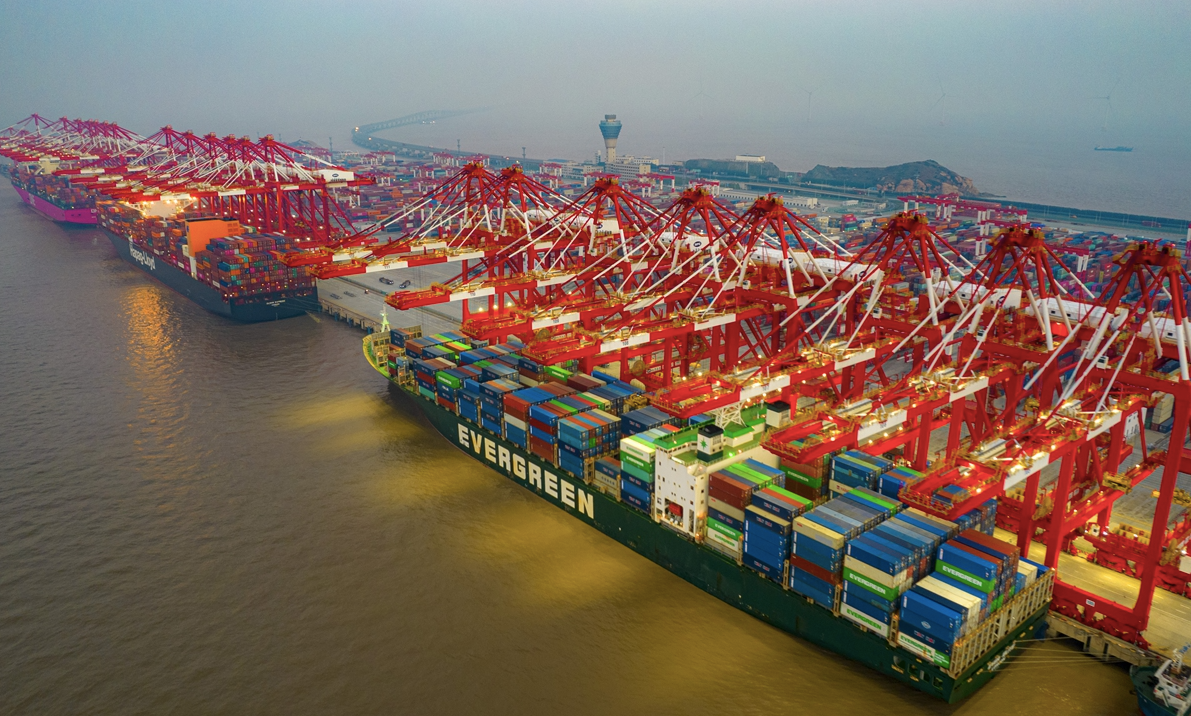 Tổng thống Mỹ Trump dịu giọng sau khi dọa &aacute;p thuế 100% với Trung Quốc- Ảnh 1.