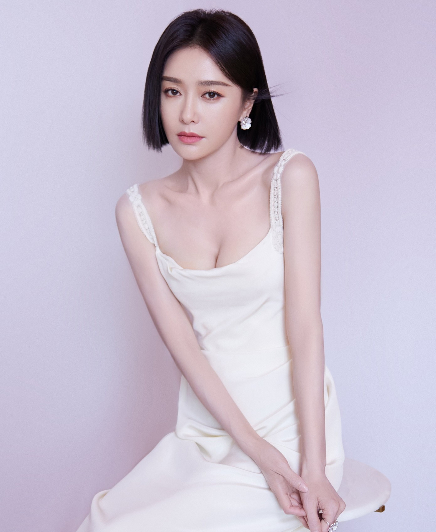 Vòng eo 'mỏng như tờ giấy A4' của Tần Lam- Ảnh 16.