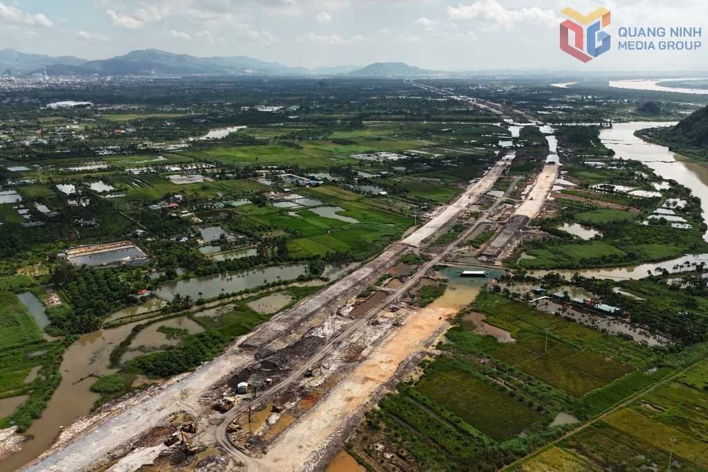 Siêu dự án 6.400 tỷ đồng: "Mạch giao thông vàng" nối liền Quảng Ninh với vùng tam giác kinh tế phía Bắc- Ảnh 1.