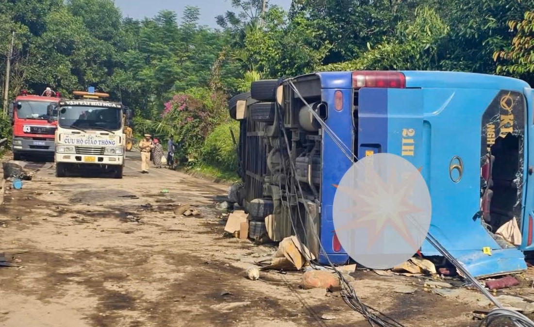 Vụ lật xe khách 3 người chết, nhiều người bị thương: Kết quả kiểm tra nồng độ cồn của tài xế- Ảnh 1. Vụ lật xe khách 3 người chết, nhiều người bị thương: Kết quả kiểm tra nồng độ cồn của tài xế- Ảnh 1.