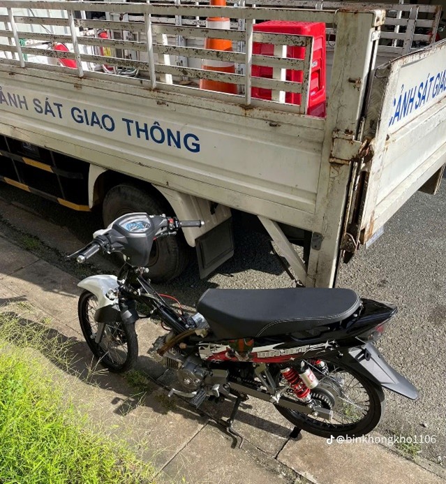 Nam Tiktoker sinh năm 2006 bị xử phạt- Ảnh 2. Nam Tiktoker sinh năm 2006 bị xử phạt- Ảnh 2.