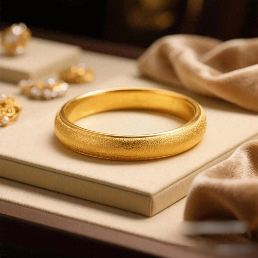 Có nên mua vòng tay vàng chế tác? Bạn cần cực kỳ chú ý điều này để tránh “sập bẫy”- Ảnh 5.