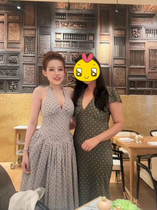 Toàn bộ cảnh Ngân 98 bị bắt trên đường được camera nhà dân ghi lại, hình ảnh cuối như thế này sao?- Ảnh 3. Toàn bộ cảnh Ngân 98 bị bắt trên đường được camera nhà dân ghi lại, hình ảnh cuối như thế này sao?- Ảnh 3.