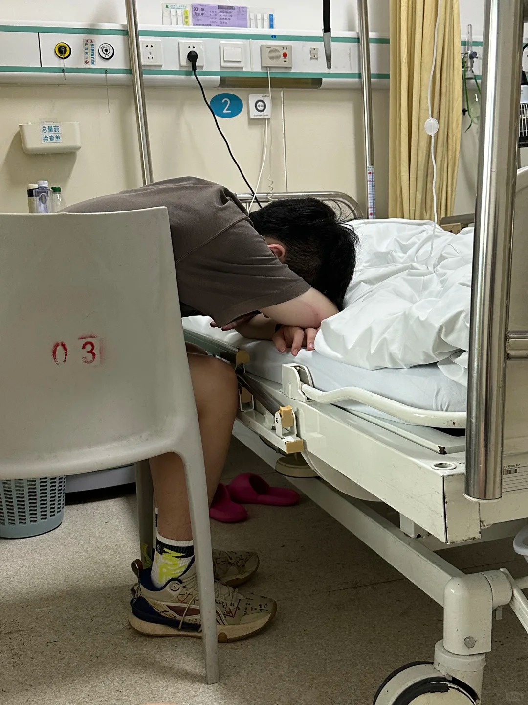 Chăm ông 5 năm, cháu "hờ" được chia 17 triệu, cháu ruột ngồi không hưởng 3 căn biệt thự: Cuộc gọi đảo ngược tình thế!- Ảnh 2. Chăm ông 5 năm, cháu "hờ" được chia 17 triệu, cháu ruột ngồi không hưởng 3 căn biệt thự: Cuộc gọi đảo ngược tình thế!- Ảnh 2.
