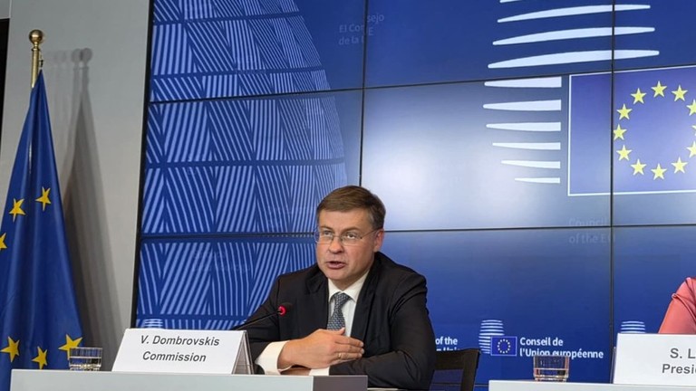 EU chuẩn bị cấp cho Ukraine hàng tỷ USD từ tài sản bị đóng băng của Nga- Ảnh 3. EU chuẩn bị cấp cho Ukraine hàng tỷ USD từ tài sản bị đóng băng của Nga- Ảnh 3.