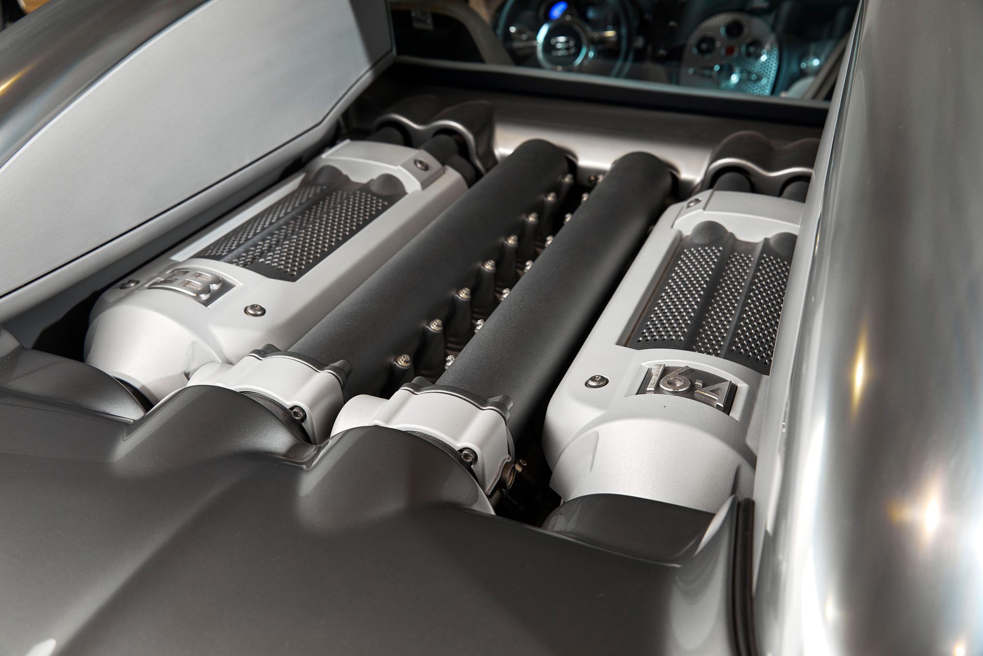 Ông Đặng Lê Nguyên Vũ có thể tốn gần 1 tỷ đồng mỗi lần thay dầu Bugatti Veyron, lý do đến từ kết cấu nghe thôi đã thấy đau đầu - Ảnh 2.