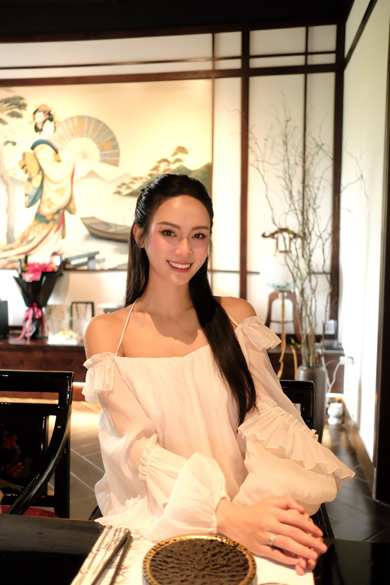 Sau khi bị tóm dính về chung xe với doanh nhân Đức Phạm, Á hậu Vbiz: "Gặp em là sáng suốt trong cuộc đời anh"- Ảnh 5. Sau khi bị tóm dính về chung xe với doanh nhân Đức Phạm, Á hậu Vbiz: "Gặp em là sáng suốt trong cuộc đời anh"- Ảnh 5.